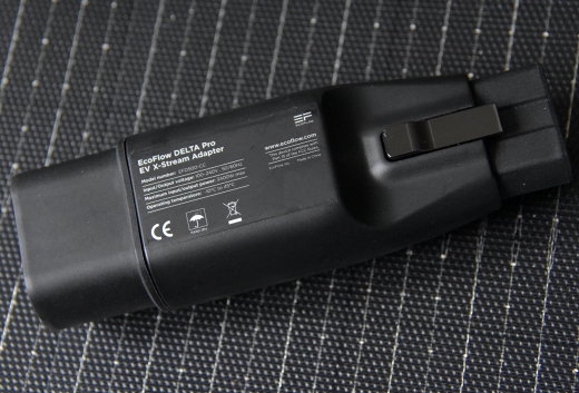 Mit dem EcoFlow EV X-Stream-Adapter kann die Delta pro unterwegs an Autoadesäulen geladen werden