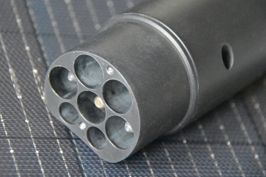 Der Ladeadapter verbindet die Delta pro mit den Ladesäulen für Elektrofahrzeuge