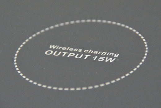 Modulare Steuereinheit für die Akku-Serie B300, die in der mobilen Stromversorgung in den Einsatzgebieten Handwerk, Industrie, Werkstätten, Büros oder im privaten Bereich im Haushalte, Garage oder Garten Anwendung findet