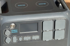 Bluetti AC200 max steht für flexible Stromversorgung im Outdoor-Bereich für Garten, Camping, Garage oder Festivals wo mit passenden Solartaschen der Akku nachgeladen werden kann